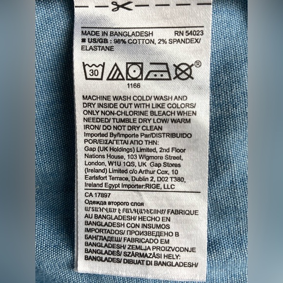 Banana Republic Short Cap Sleeve Chambray Denim Button Down Top. Size Small. - Picture 3 of 6